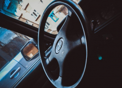 Пьяный поворинец угнал автомобиль и попал на нем в аварию