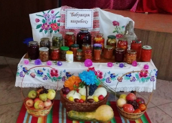 В селе Русаново Терновского района бабушки посоревновались с внуками 