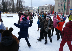 На центральной площади Борисоглебска состоялась "Битва снеговиков"
