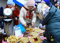 Блинный пир для детворы устроили в Казанском храме Борисоглебска