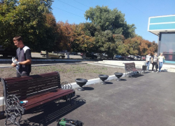 В Борисоглебске продолжаются работы по благоустройству территории у памятника Рыбникову