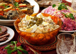 Эксперты посчитали, что жители Воронежской области могут накрыть новогодний стол, ни в чем себе не отказывая