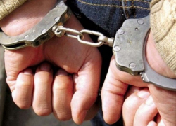 У пьяного новохоперца в парке угрозами забрали банковскую карту