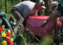 Не доживших до пенсии россиян похоронит государство  