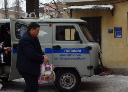 Прибытие в СИЗО Борисоглебска задержанного начальника грибановской полиции попало на фото