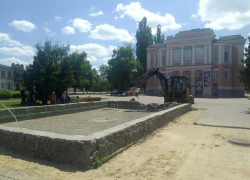 Театральная площадь в Борисоглебске потеряла «яйца»