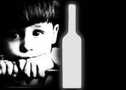 Четырехлетнего мальчика отравили алкоголем в Воронежской области