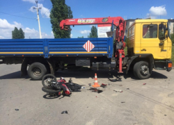 В Новохоперске водитель мопеда погиб столкнувшись с грузовиком