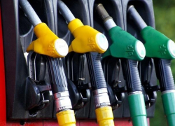 Специалисты сообщили о снижении цен на бензин в Воронежской области