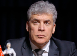 Грудинин не набрал 15% и на спор должен сбрить усы