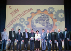 В Борисоглебске День машиностроителя отметили праздничным концертом