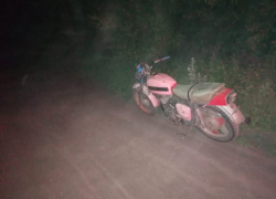  Пьяный мотоциклист на раритетном мотоцикле  устроил ДТП в Терновском районе