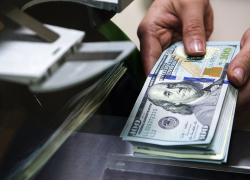 Правительство в 2018 году потратило 53% бюджета на доллар, силовиков и чиновников, но сэкономило на соцрасходах