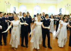 «Бал, господа!»: как гимназисты Борисоглебска воссоздали атмосферу 19-го века 