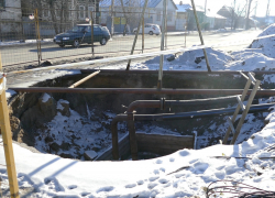 В Борисоглебске на участке ремонта коллектора расширили дорогу