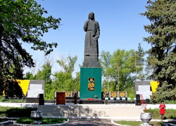 В Елань-Колено отремонтируют мемориал «Родина-мать»