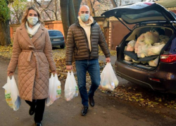 Малоимущим  пенсионерам  привезли на дом продукты в столице Воронежской области