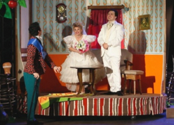 Драмтеатр призвал борисоглебцев не гоняться за двумя зайцами, а прийти на премьеру