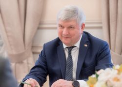 Политологи внесли губернатора Воронежской области в "зону риска"