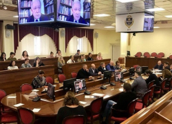 Песни про Путина уже не те, выяснилось на Воронежском политклубе