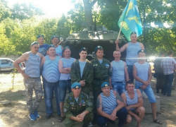 В День ВДВ в Борисоглебске состоялось открытие памятника спецмашины «голубых беретов».