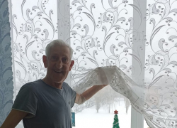 Подоконники борисоглебской больницы украсили снеговики, поднимая  пациентам  настроение 