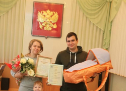 Новорожденный Макар стал  «юбилейным» малышом  в Поворино