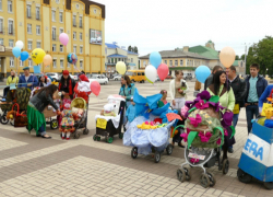 День защиты детей в Борисоглебске отметили парадом колясок