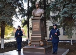 В Борисоглебске открыли бюст погибшему в Сирии лётчику Роману Филиппову