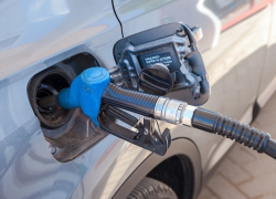 Осторожно, недолив! На каких АЗС обманывают больше всего