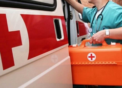 Работнику КФХ в Борисоглебском округе сильно повредило глаз при взрыве аккумулятора