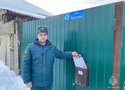 В Поворинском районе сотрудники МЧС провели подворовый обход 