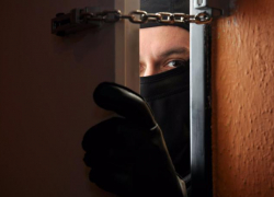 В Грибановском районе подростки украли золотые украшения и три блока сигарет