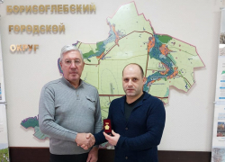 Главный по спорту в Борисоглебске получил памятную медаль 