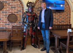 Пиво, рыцари и прогресс: чиновник-блогер из департамента торговли  Воронежской области побывал в Россоши