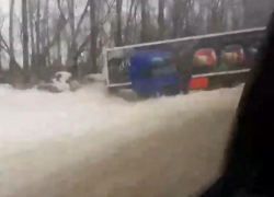 Жуткие последствия гололеда сняли на трассе «Борисоглебск-Воронеж»