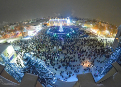 Во время празднования Нового года на главной площади Борисоглебска собрались несколько тысяч горожан