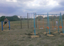 Жители села Малые Алабухи 2-е могут сделать шаг к здоровью на уличных спортивных тренажерах