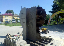 В Борисоглебске установили основные элементы конструкции  памятника Корнаковскому