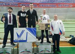 Мы - клуб "БАРС" из Борисоглебска И мы порвали всех в Моршанске.