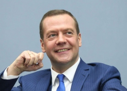 Дождались. Медведев объявил о повышении пенсионного возраста в РФ