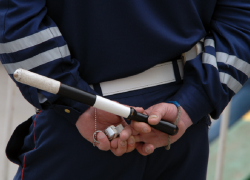 Житель Борисоглебска предстанет перед судом за попытку дать взятку полицейскому