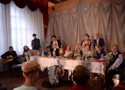 В Борисоглебском драмтеатре зрителям рассказали о Есенине