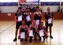 Студенты Борисоглебска выяснили, кто лучше играет в баскетбол