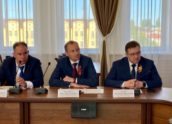 Александр Леонов избавился от приставки  и.о. и стал  официальным главой администрации БГО