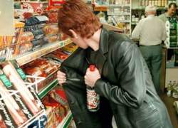  В Борисоглебске полицейскими установлена подозреваемая в краже продуктов из магазина