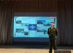  Офицеры из «Воронеж-45» провели встречу со школьниками и студентами Новохоперска 