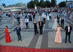 В Борисоглебске отгремел общеокружной выпускной бал