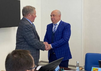 Михаила Брагина официально утвердили в должности главы администрации Терновского района