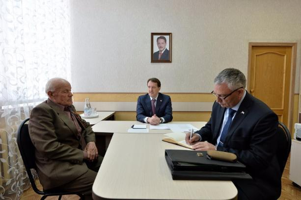 Губернатор встретился с  единственным в Борисоглебске Героем Социалистического Труда